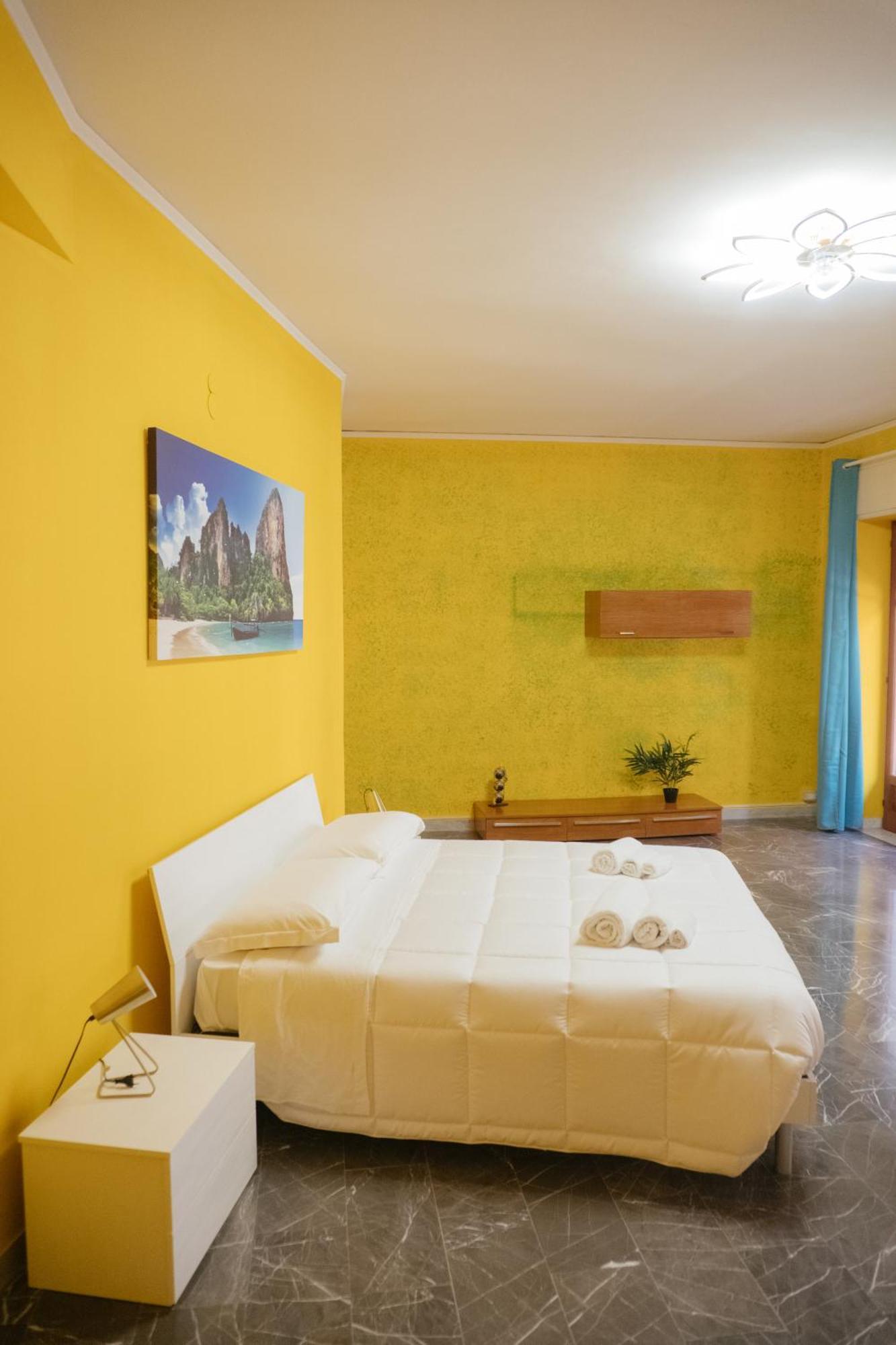 Domus Aurea Relax Room Salerno Exterior foto